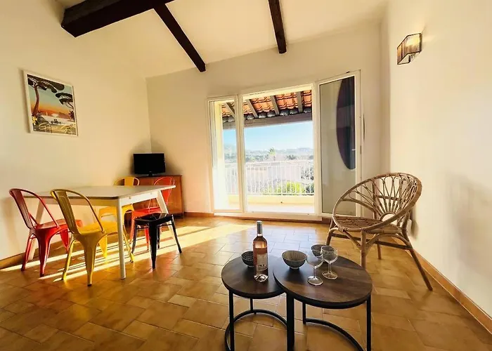 Cosy Appartement, Proche Saint-Cyr-sur-Mer