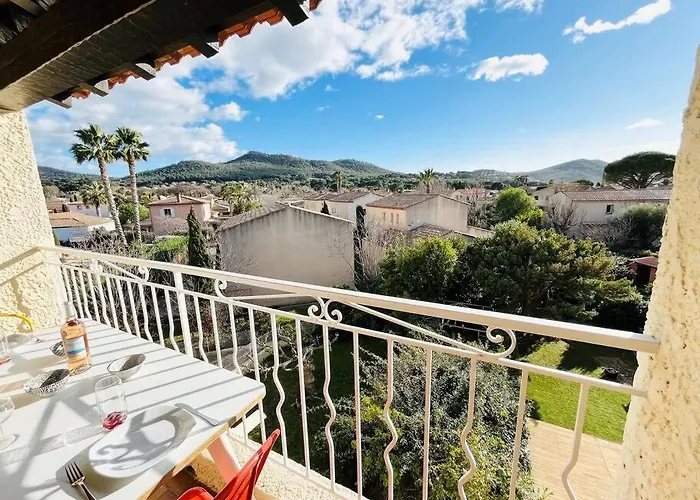 Cosy Appartement, Proche Apartman Saint-Cyr-sur-Mer